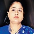 Vijayashanthi fires on KCR