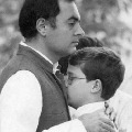 Rahul Pays Tributes to his father Rajeev Gandhi