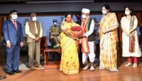 Telangana Governor felicitates Ghusadi dance exponent & Padma Shri award winner Kanaka Raju in a grand manner