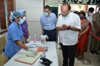 CS Somesh Kumar visits King Koti hospital, Hyderabad