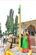 Telangana governor hoists National Flag at Raj Bhavan
