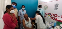 Governor Tamilisai congratulates her husband Soundararajan on getting Covid vaccine