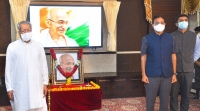 AP Governor pays homage to Mahatma Gandhi on Martyrs Day