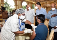 CS Somesh Kumar visits vaccination centres