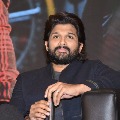 Allu Arjun donates twenty lakhs for Tollywood cine workers